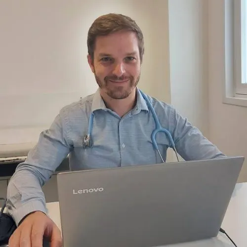 Dr Kyle Kumin